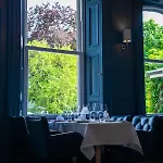 Finnstown Castle 호텔 4*