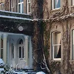 Finnstown Castle מלון 4*