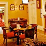 Finnstown Castle 호텔 4*