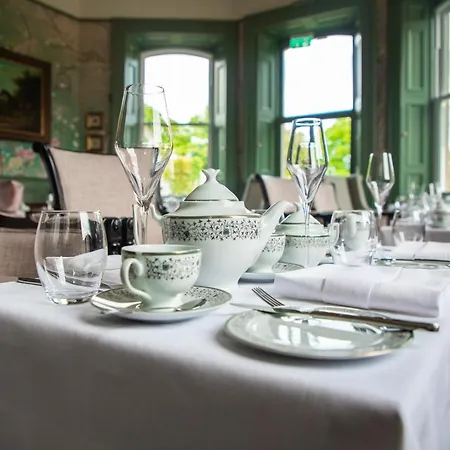 Finnstown Castle מלון 4*