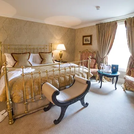 Finnstown Castle מלון