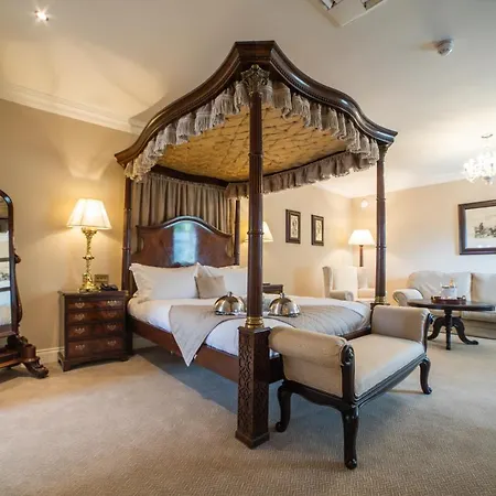 Finnstown Castle מלון לוקאן