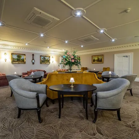 Finnstown Castle לוקאן