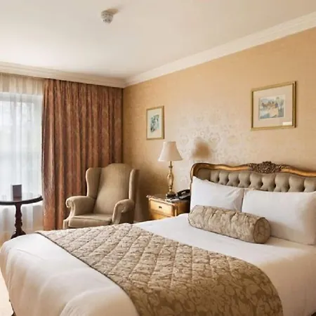Finnstown Castle מלון