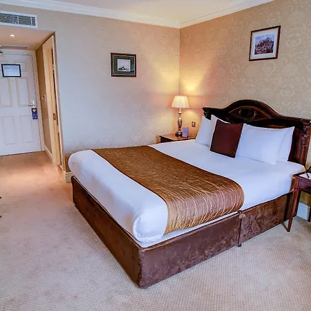 מלון Finnstown Castle לוקאן
