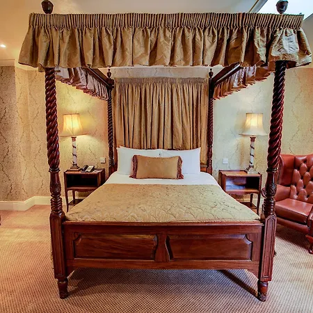 Finnstown Castle מלון לוקאן