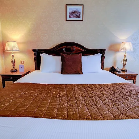 Finnstown Castle מלון