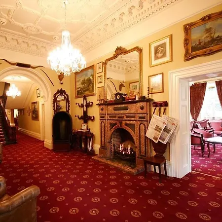 Finnstown Castle 4* לוקאן