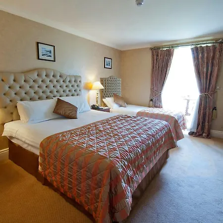 Szálloda Finnstown Castle 4*