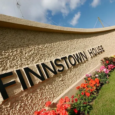 Finnstown Castle מלון לוקאן
