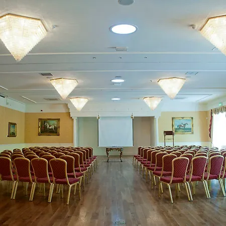 Hotel Finnstown Castle 4*