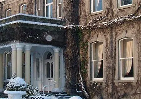 Finnstown Castle Hotel 4*