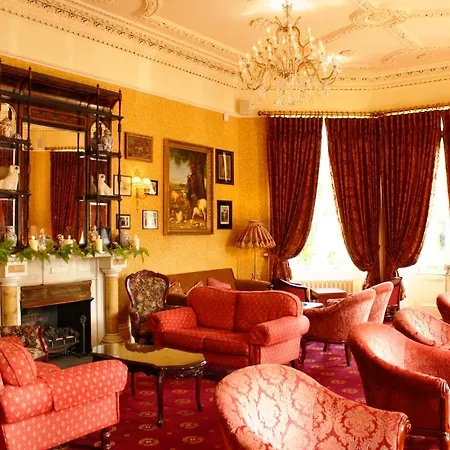 מלון Finnstown Castle 4*