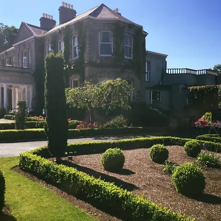 Finnstown Castle מלון לוקאן
