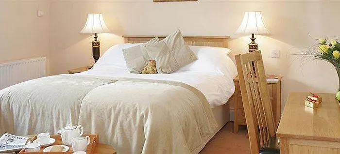 Отель Finnstown Castle