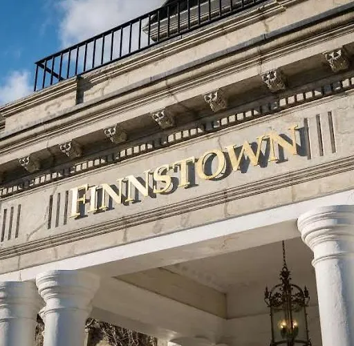 Finnstown Castle 4* Лукан