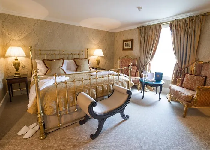 Finnstown Castle Отель