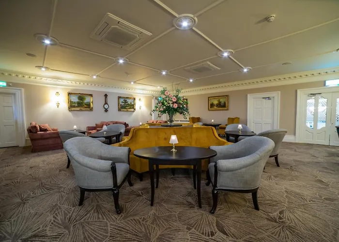 Finnstown Castle Лукан