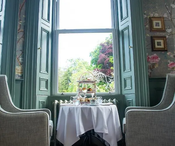 Finnstown Castle 4* Лукан