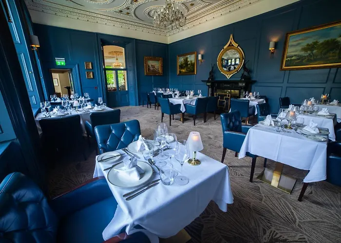 Отель Finnstown Castle Лукан