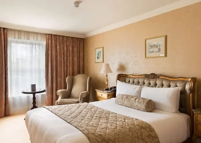 Finnstown Castle Отель