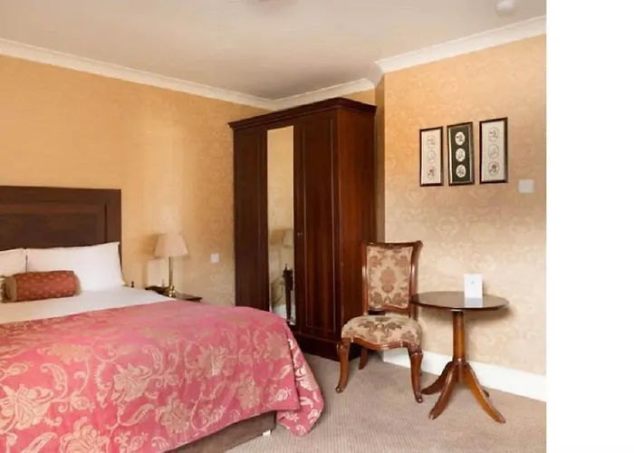 Отель Finnstown Castle 4*