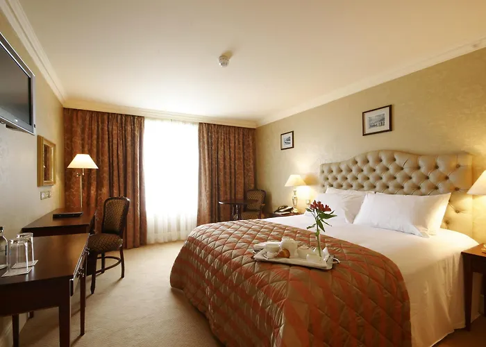 Hotel Finnstown Castle Lucan