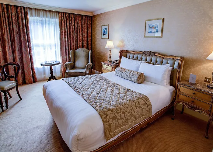 Отель Finnstown Castle 4*