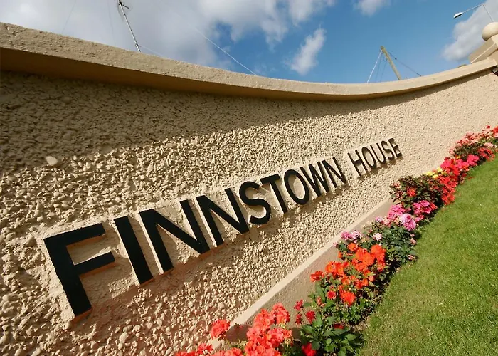 Finnstown Castle Отель Лукан