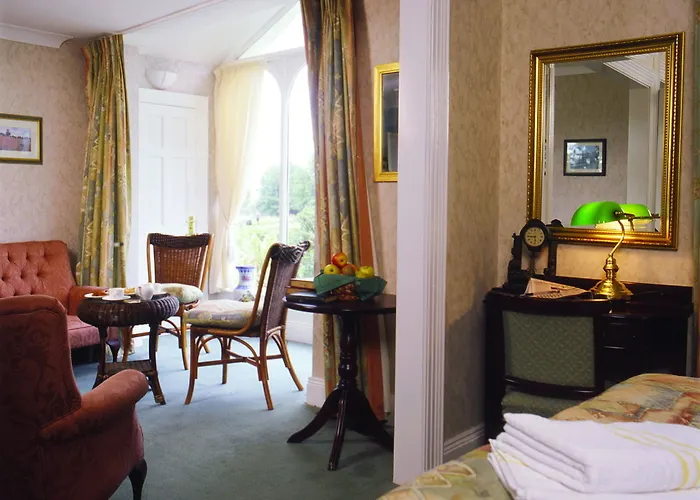 Finnstown Castle Лукан