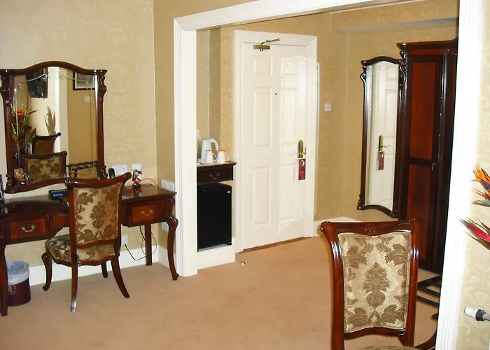 Finnstown Castle Лукан