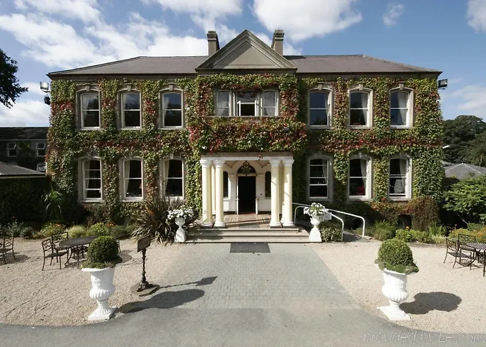 Finnstown Castle Отель