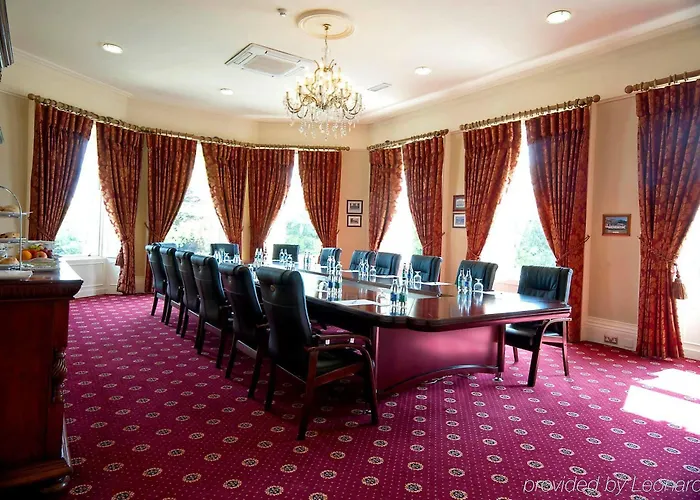 Hotel Finnstown Castle 4*
