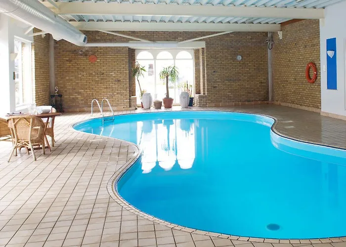 Finnstown Castle Hotel 4*