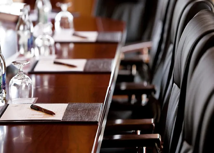 Finnstown Castle Отель Лукан